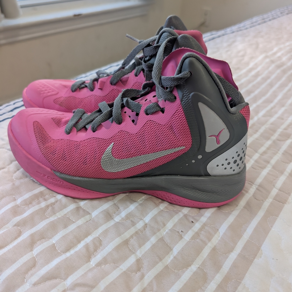 Nike Women's Athletic Pink and Gray Sneakers